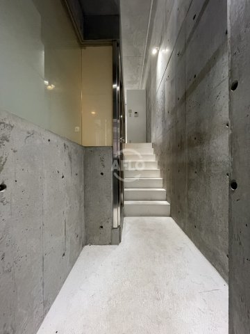 玄関　ベルニーニ南森町　玄関