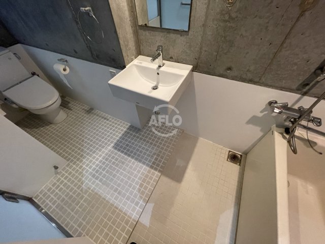 洗面設備　ベルニーニ南森町　脱衣所