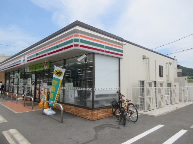 コンビニ　セブンイレブン伊勢市楠部町店（コンビニ）まで680m