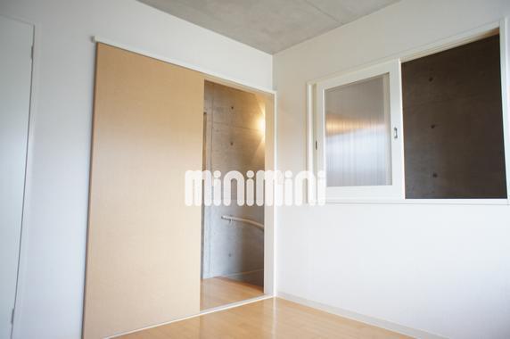 居室・リビング　収納もあります。