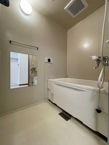 バス・シャワールーム　※別部屋の写真です