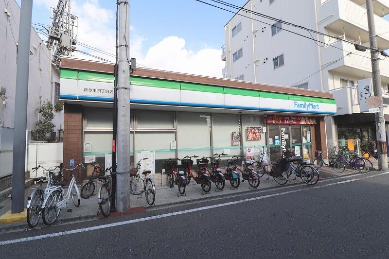 コンビニ　ファミリーマート新今里四丁目店（コンビニ）まで352m