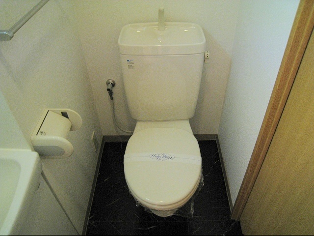 トイレ　※写真と異なる場合は現状優先。