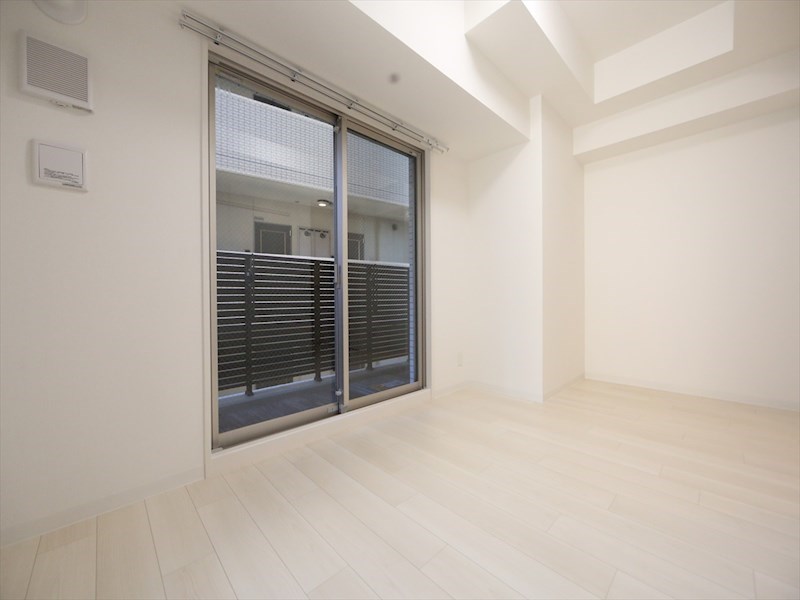 バルコニー　洋室7.1帖　2面採光　エアコン完備　バルコニー