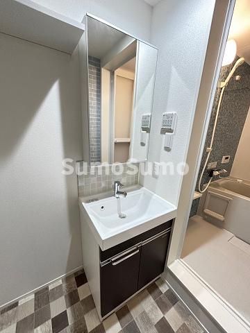 洗面設備　コンパクトで使いやすい洗面所