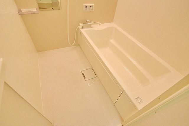 バス・シャワールーム　★ゆったりしたバスルームです★