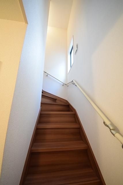 玄関　★階段です★