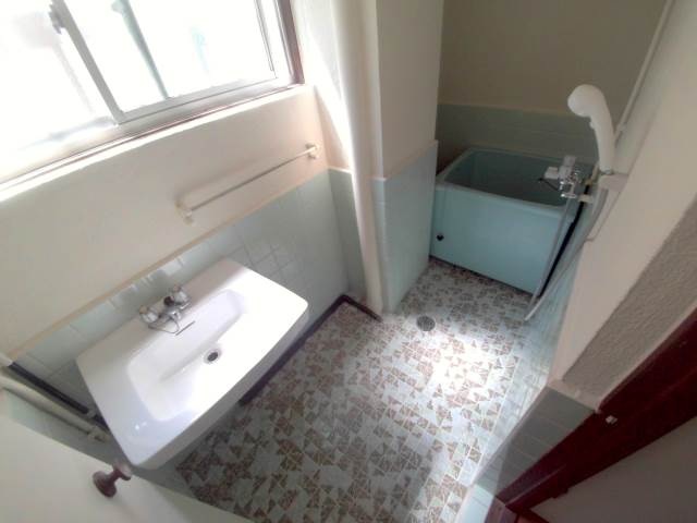 洗面設備　洗面台付き