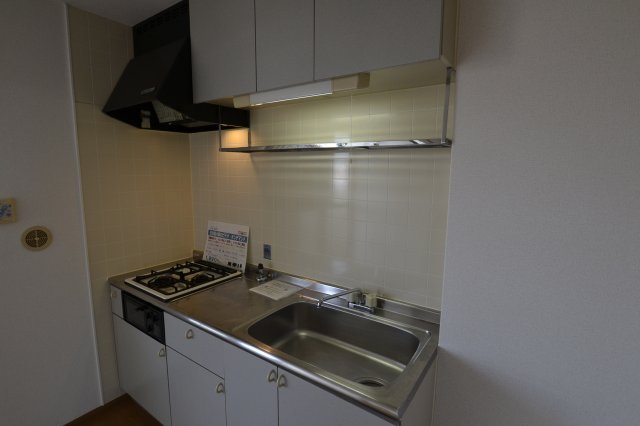 キッチン　同物件、別号室の写真です。