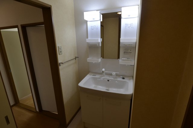 洗面設備　同物件、別号室の写真です。