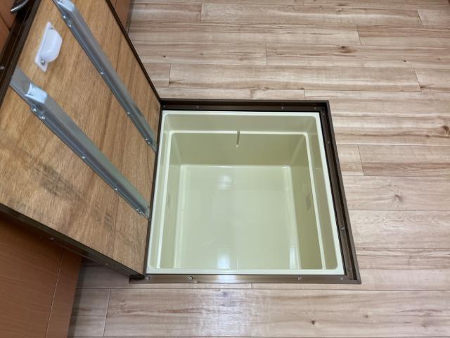 収納　床下収納