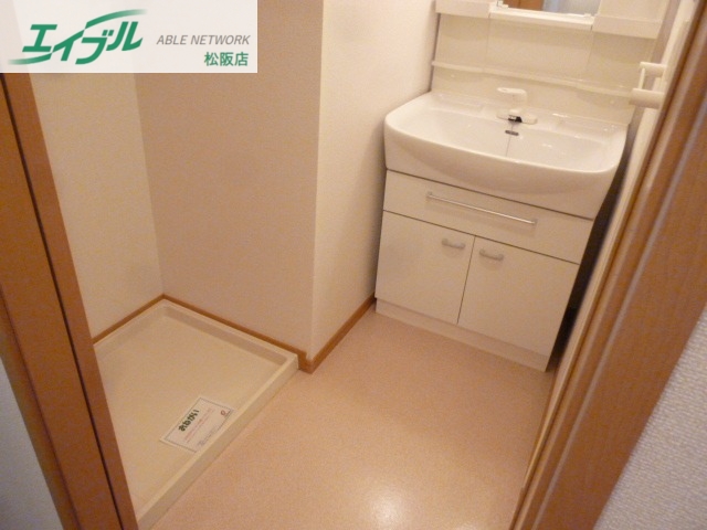 洗面設備　反転タイプ参考写真