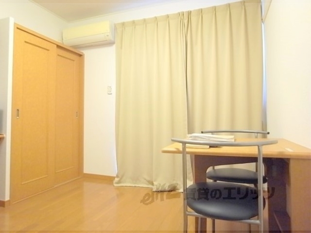 居室・リビング　南東向きで日当たり良好。