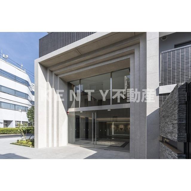 エントランス　落ち着いたエントランスです