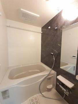 バス・シャワールーム　追焚と乾燥機能付バス