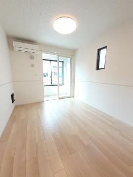 居室・リビング　エアコンと照明完備