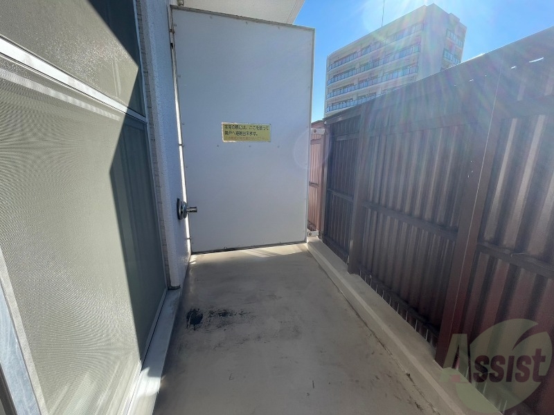 バルコニー　バルコニーです。洗濯物を干したり一息ついたりできますね！