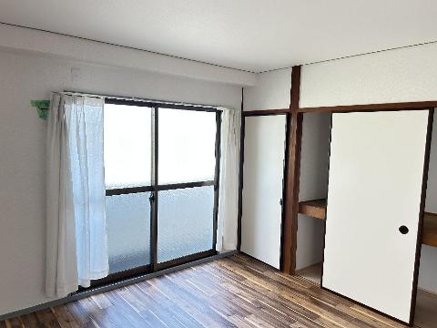 居室・リビング　室内