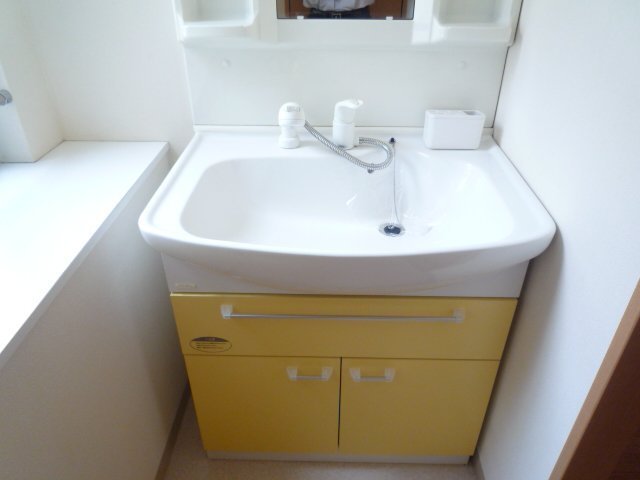 洗面設備　シャワー付洗面台