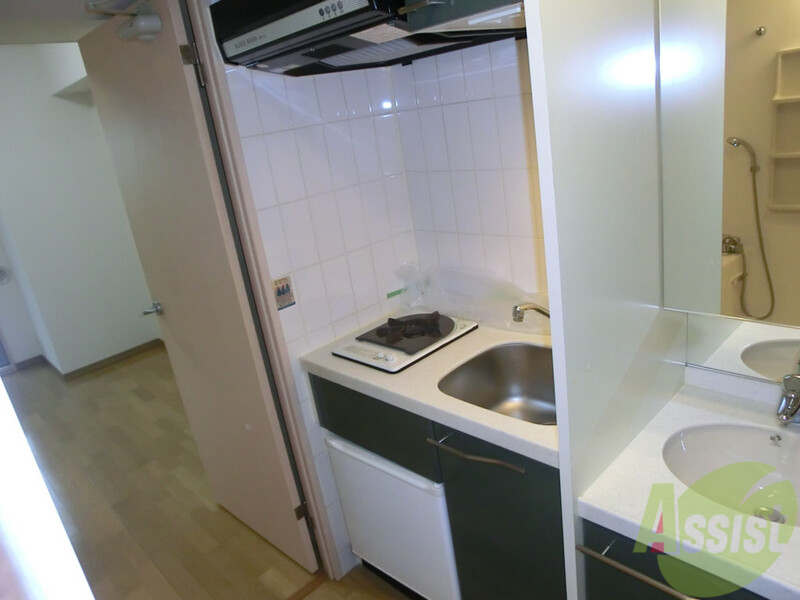 キッチン　ミニ冷蔵庫付きの１口ガスキッチン