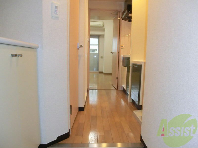 玄関　暖色系で暖かな印象