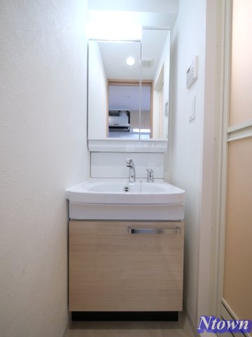 洗面設備　脱衣スペースもあります