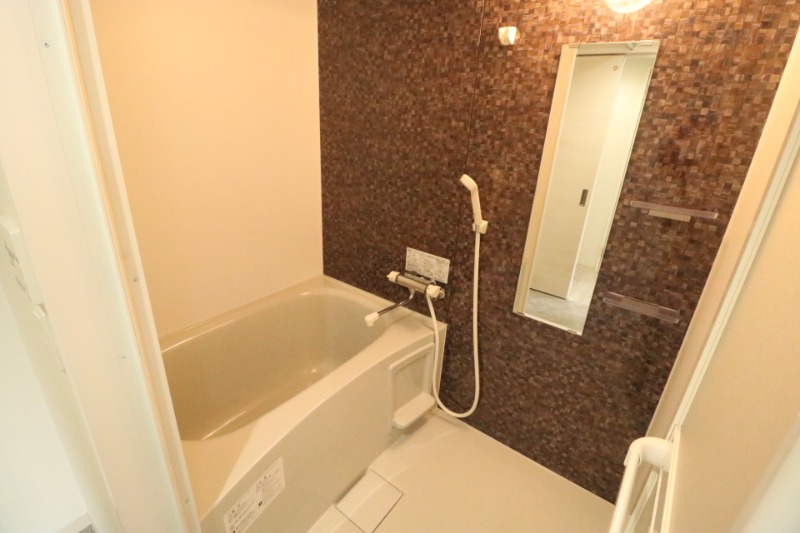 バス・シャワールーム　綺麗な浴室です♪