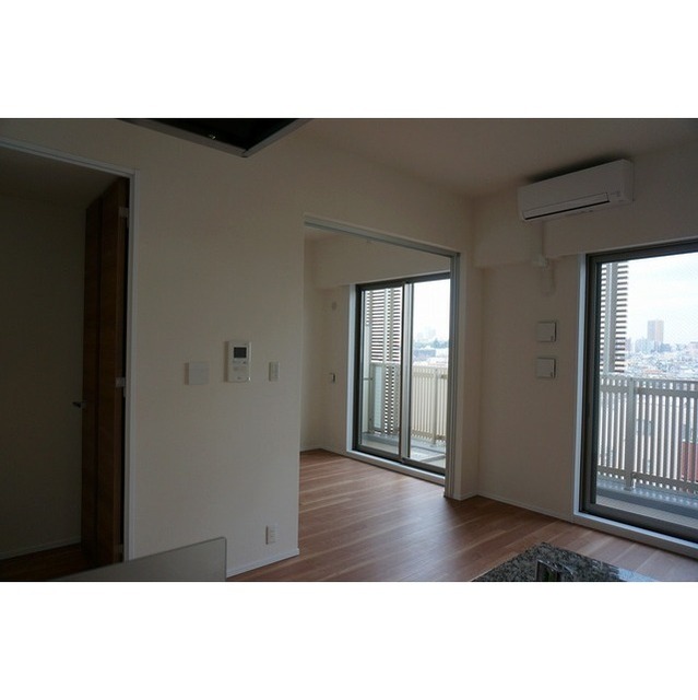 居室・リビング　５０９号室カラーはナチュラルになります。