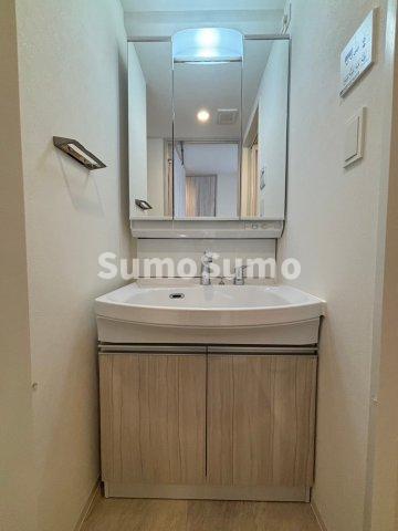 洗面設備　脱衣スペースもあります