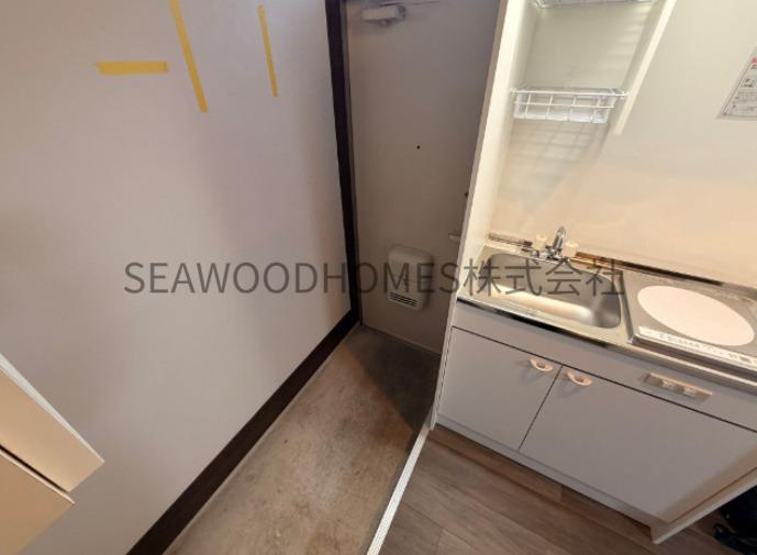 キッチン　玄関からお部屋が見えにくい構造です☆