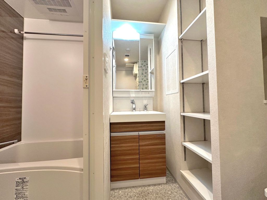 洗面設備　収納