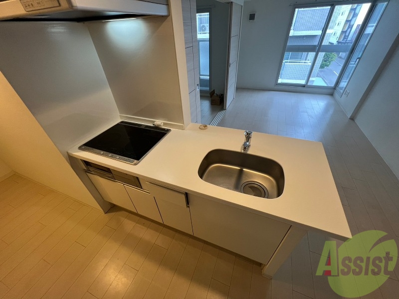 キッチン　３口システムキッチンですのですぐにお料理に使えます！