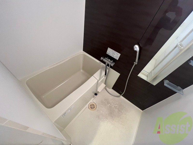 バス・シャワールーム　お風呂になります。一日の疲れを癒してくださいね。