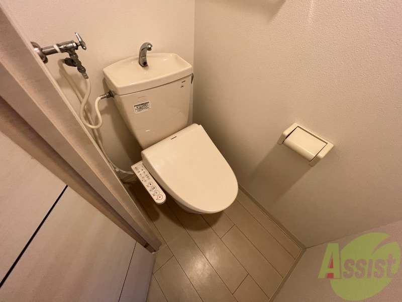 トイレ　ウォシュレット機能がついたトイレ。安心して使用できますね。