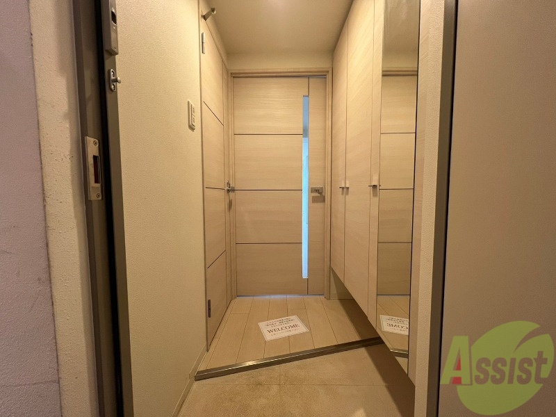 玄関　玄関の様子です。明るい印象ですね。気分もあがりそう。