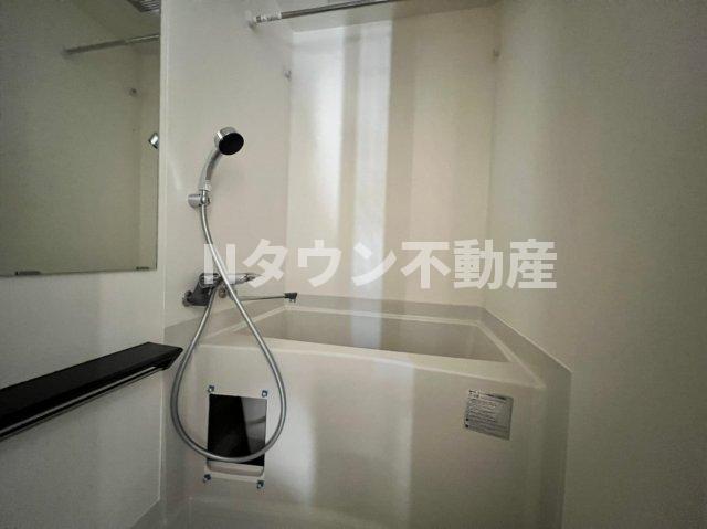 バス・シャワールーム　落ち着いた空間のお風呂です