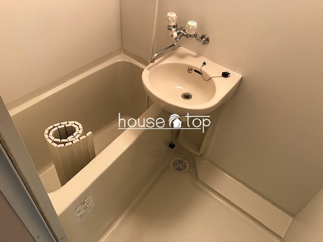 バス・シャワールーム　バスも新調！ワンルームでこのバスルームは希少です