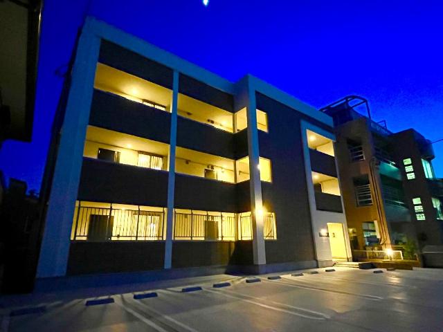 建物外観　外観写真（夜）