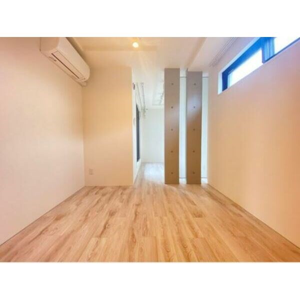 居室・リビング　※別号室参考写真