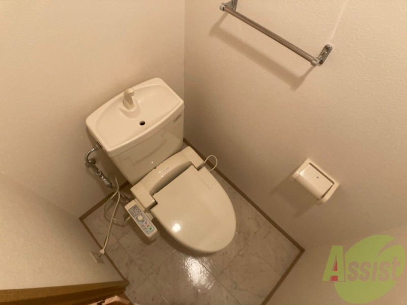 トイレ　ウォシュレット機能がついたトイレ。安心して使用できますね。