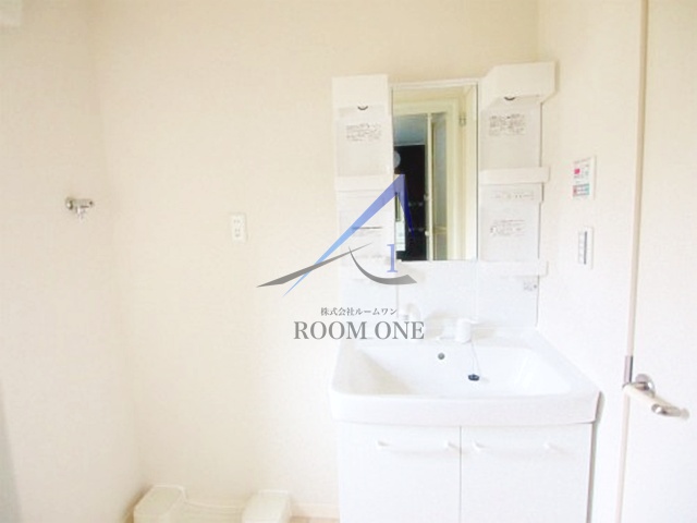 洗面設備　独立洗面台です。