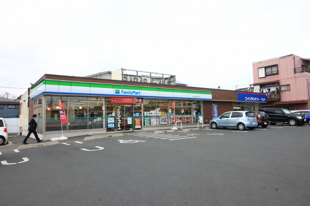 コンビニ　ファミリーマート 浜松小豆餅二丁目店（コンビニ）まで136m