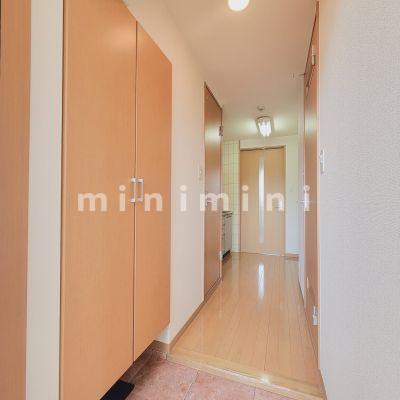 玄関　※写真は別号室のものですので現状優先とさせていただきます