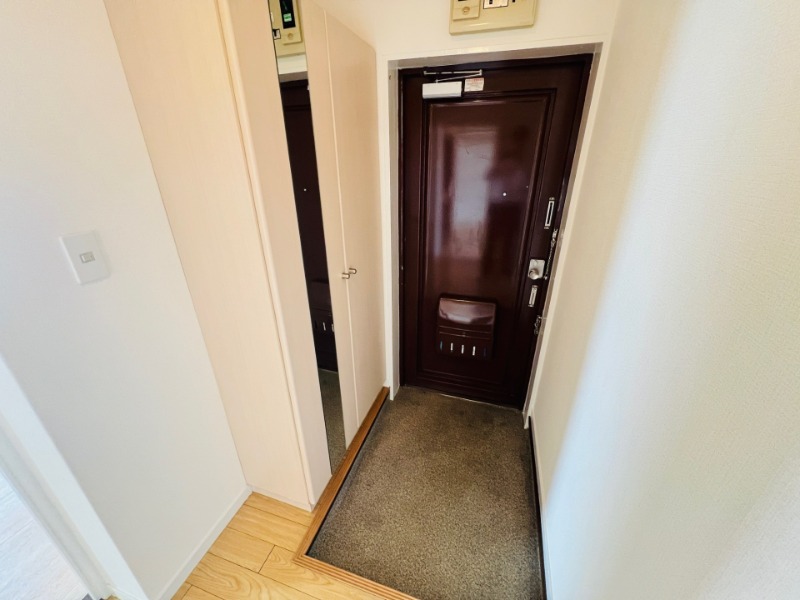 玄関　別部屋写真