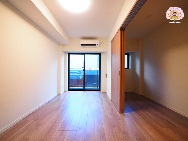 居室・リビング　同一仕様・反転タイプ