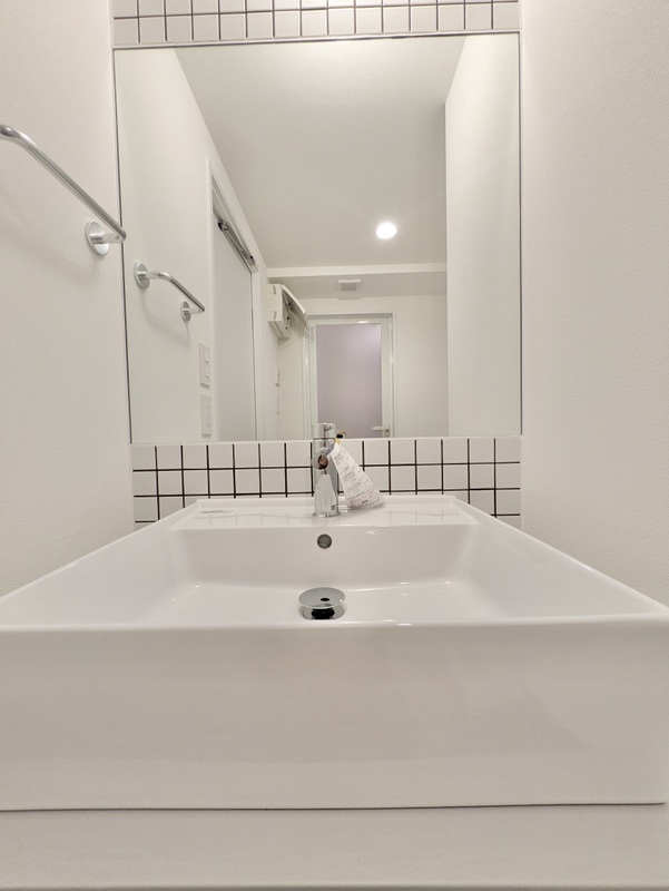 洗面設備　シンプルで機能的