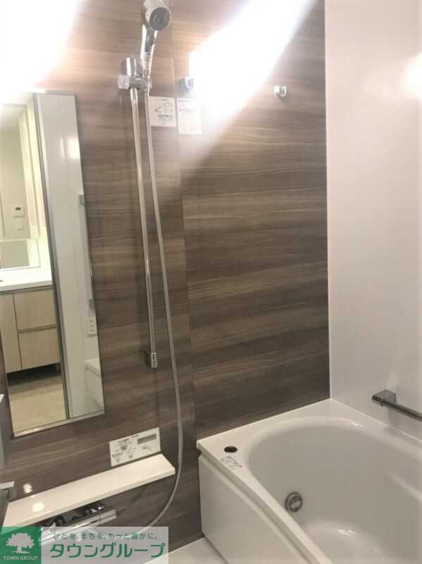 バス・シャワールーム　お問合せは(株)タウンハウジングレジデンス事業部　赤坂店・…