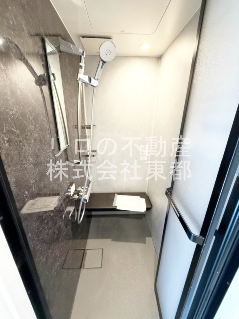 バス・シャワールーム　シャワー派には、使いやすいシャワールーム付です！