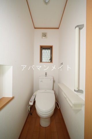 トイレ　コンパクトで使いやすいトイレです