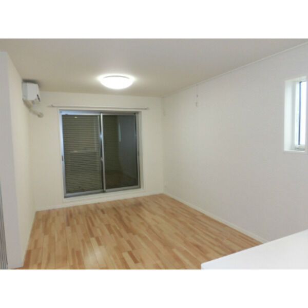 居室・リビング　エアコン付きで初期費用を抑えられます！